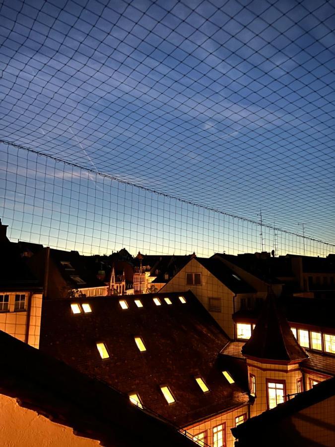 City Center Rooftop Studio With Oldtown View Basilea Esterno foto