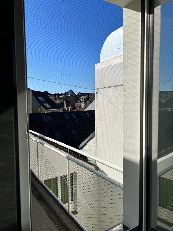 City Center Rooftop Studio With Oldtown View Basilea Esterno foto